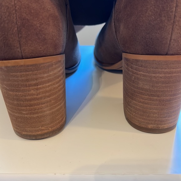 Boots - Picture 4 of 6